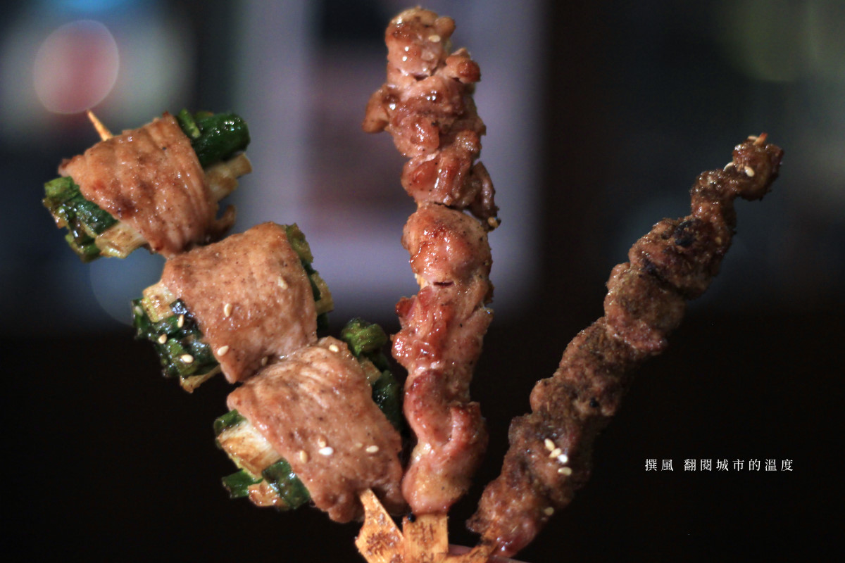 板橋「泰夯串燒」－隱藏巷弄內的道地泰式串燒與陶鍋料理，值得等待的美味與夜的微醺