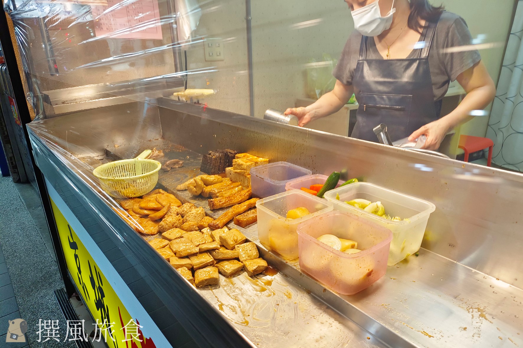 「京城滷味」堪稱新店大豐路傳奇！常常在排隊的涼滷味，味道確實不負所望