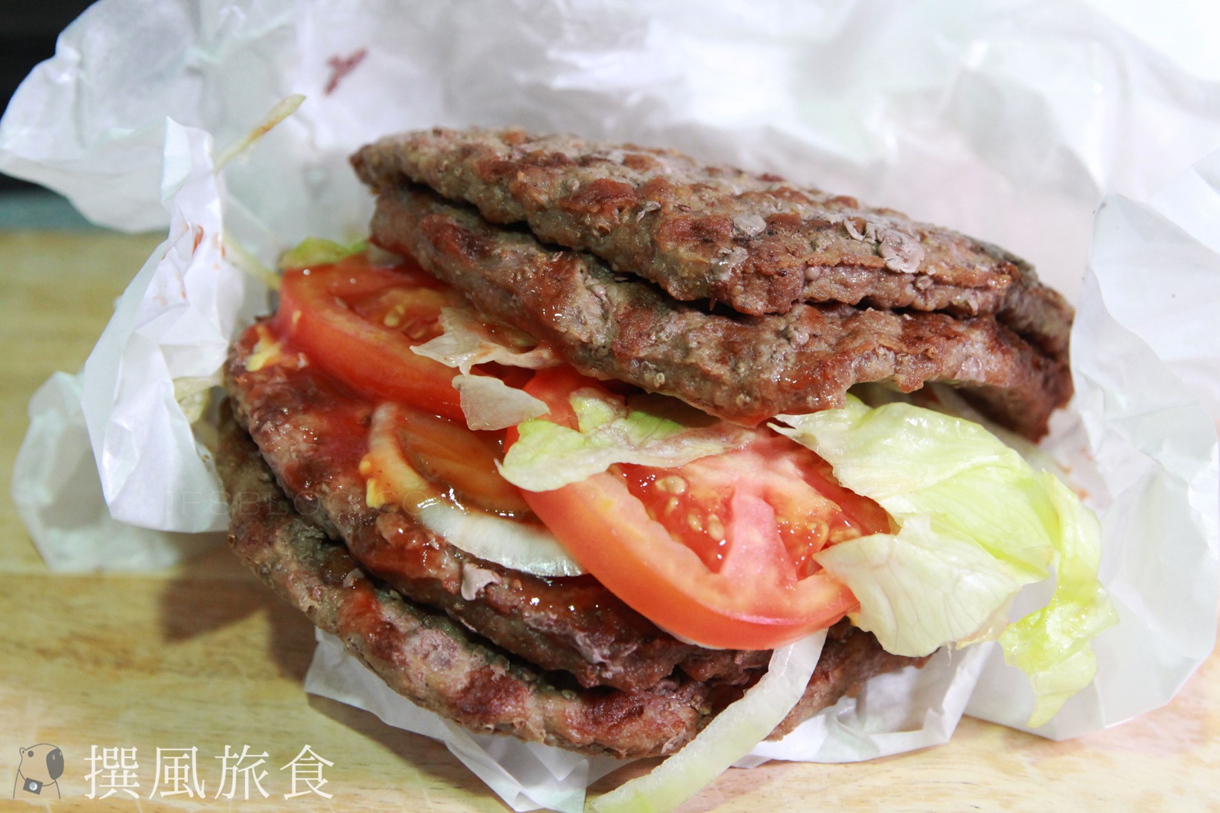 漢堡王「17.6盎司究極重磅」好吃嗎？中秋就是要吃肉！用肉排取代麵包的四層肉排漢堡超霸氣